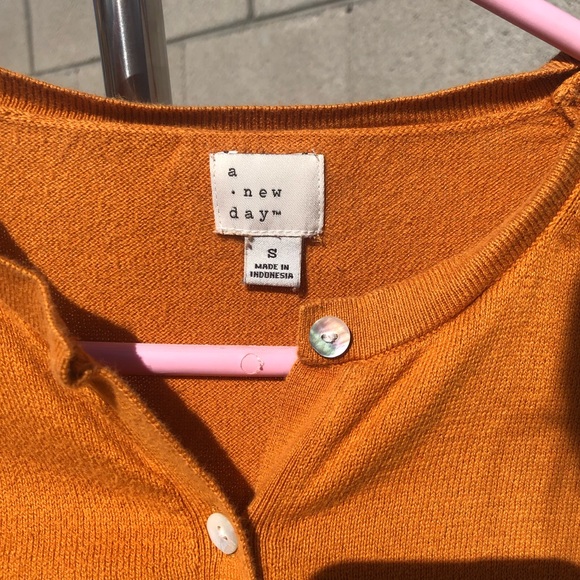 Cardigan - Picture 4 of 4